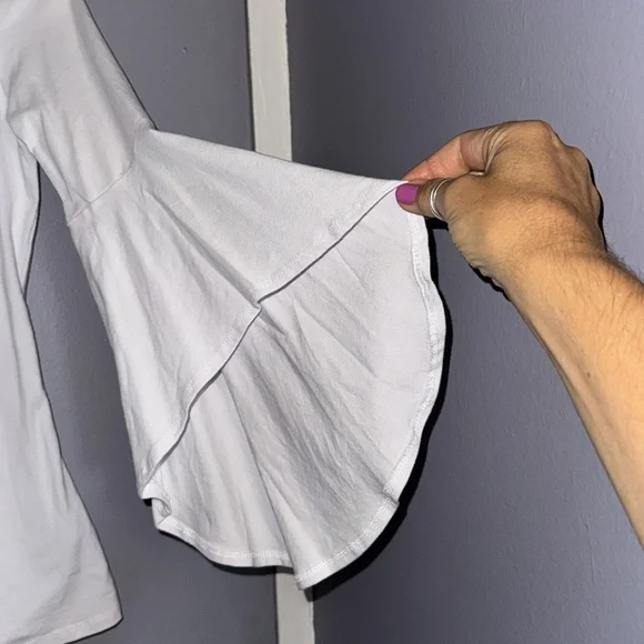 Beautiful Boston Proper Bell Sleeve Top! - Picture 2 of 4